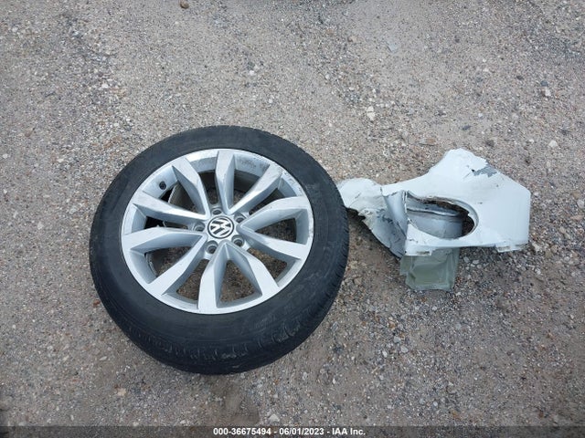 3VWJA7AT0FM631143 Volkswagen Beetle Coupe 2.0l Tdi W/sun/sound/nav