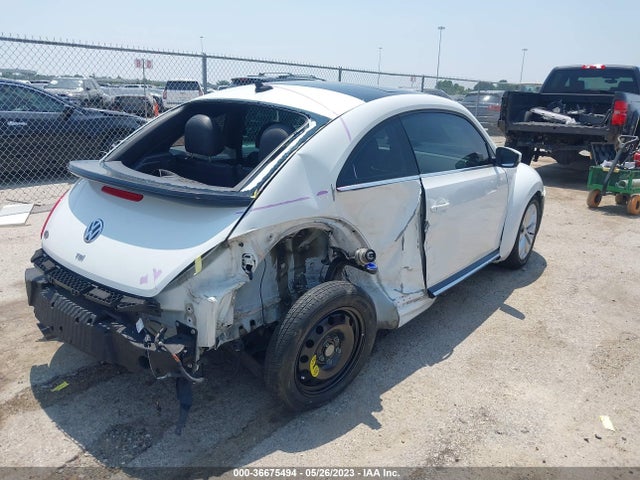 3VWJA7AT0FM631143 Volkswagen Beetle Coupe 2.0l Tdi W/sun/sound/nav