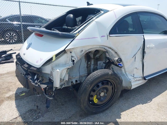 3VWJA7AT0FM631143 Volkswagen Beetle Coupe 2.0l Tdi W/sun/sound/nav