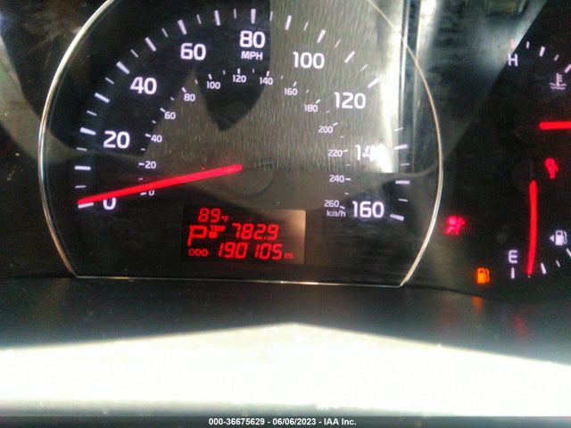 2014 KIA SORENTO LX VIN: 5XYKT4A69EG425101