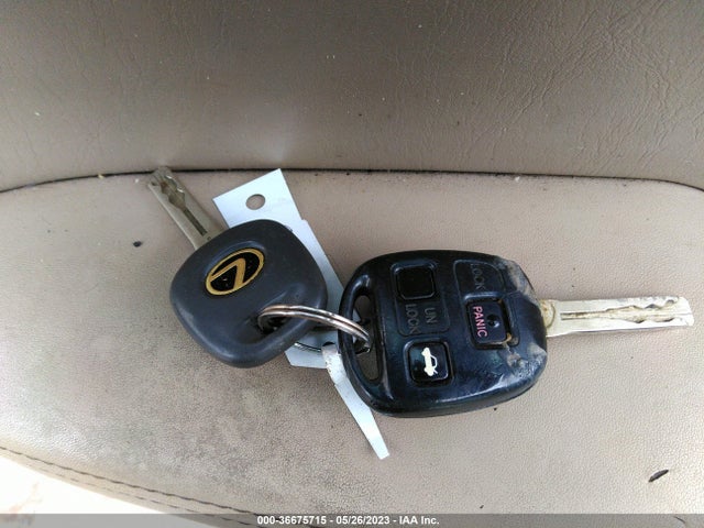 2004 LEXUS ES 330 VIN: JTHBA30GX40023441