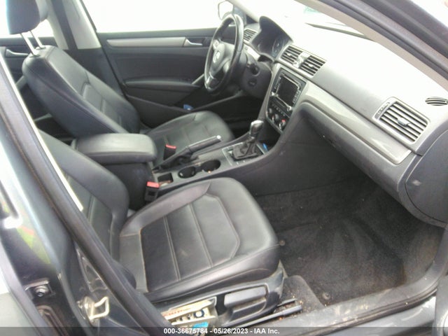 1VWAT7A32FC085327 Volkswagen Passat 1.8t Limited Edition