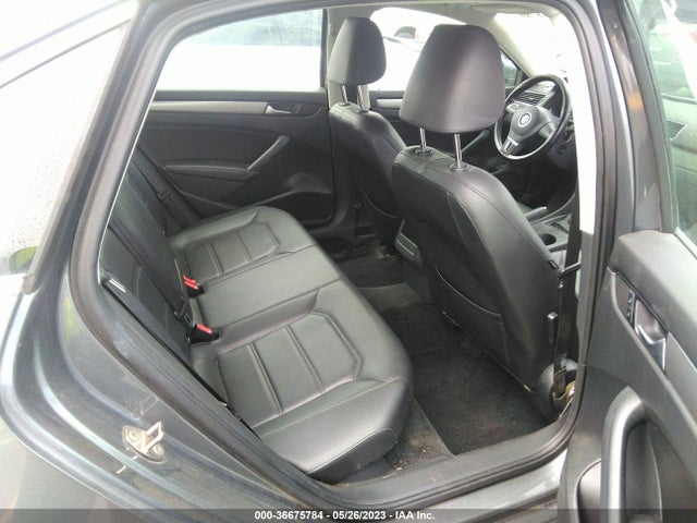 1VWAT7A32FC085327 Volkswagen Passat 1.8t Limited Edition