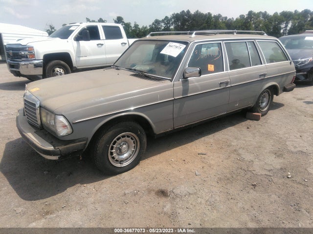 1984 MERCEDES-BENZ 300 TDT VIN: WDBAB93A7EF021020