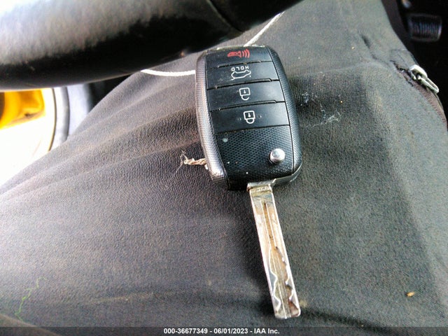 KIA SOUL + 2015 KNDJP3A5XF7142027 Image 11