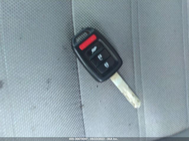 2HKRW6H38HH208570 Honda CR-V LX
