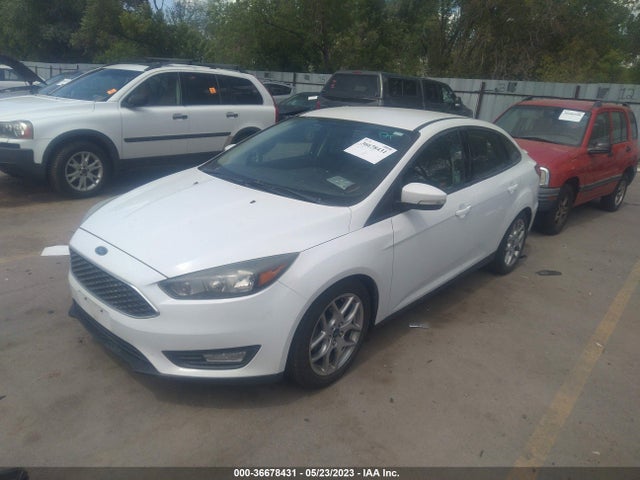 Ford FOCUS SE 2015 1FADP3F20FL375200 Image 2