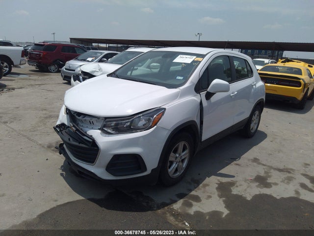 Chevrolet TRAX LS 2019 3GNCJKSB2KL391119 Image 2