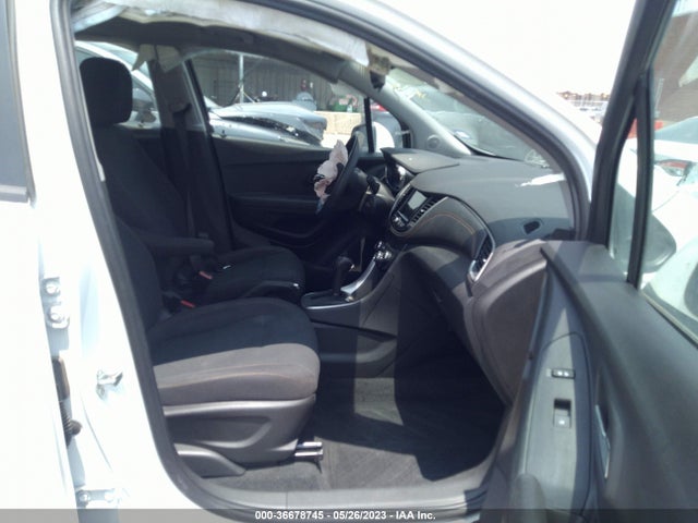 Chevrolet TRAX LS 2019 3GNCJKSB2KL391119 Image 5