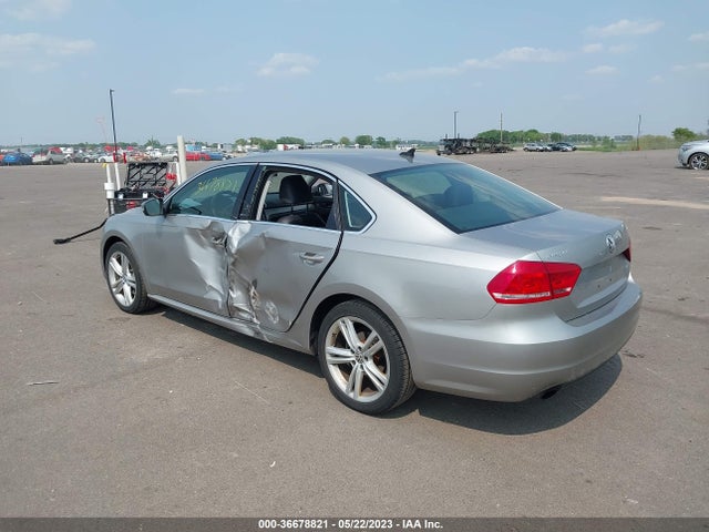 1VWBS7A31EC068816 Volkswagen Passat Se W/sunroof