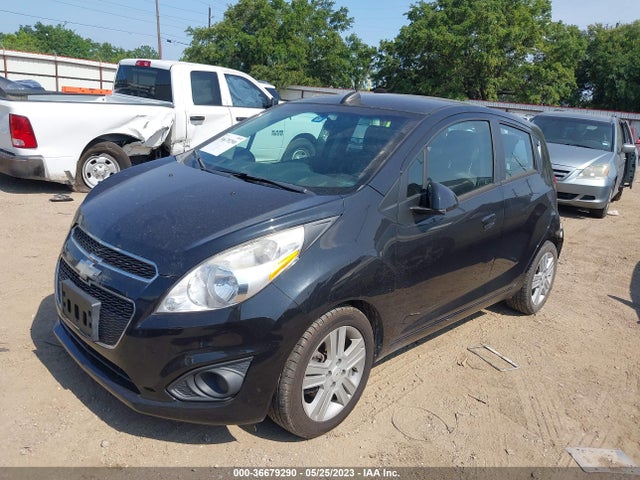 Chevrolet SPARK LS 2015 KL8CB6S92FC736878 Image 2