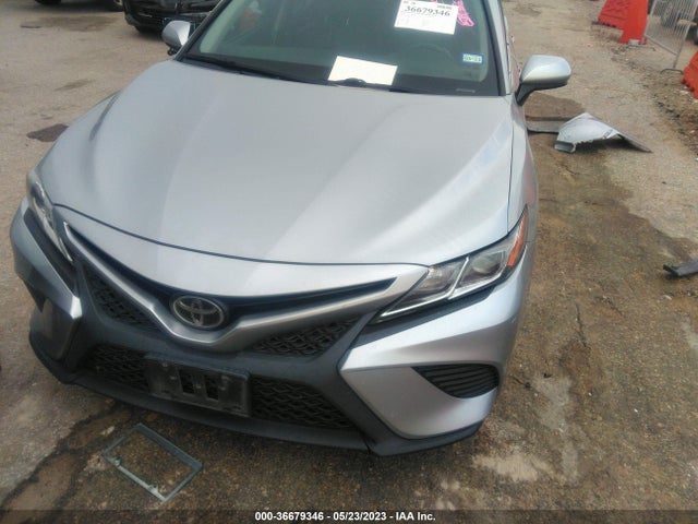 Toyota CAMRY SE 2018 4T1B11HK3JU064105 Image 2