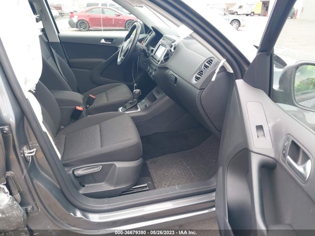 WVGBV7AX5JK002990 Volkswagen TIGUAN LIMITED