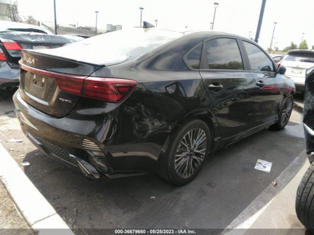 3KPF54AD3NE502875 KIA Forte Gt-line