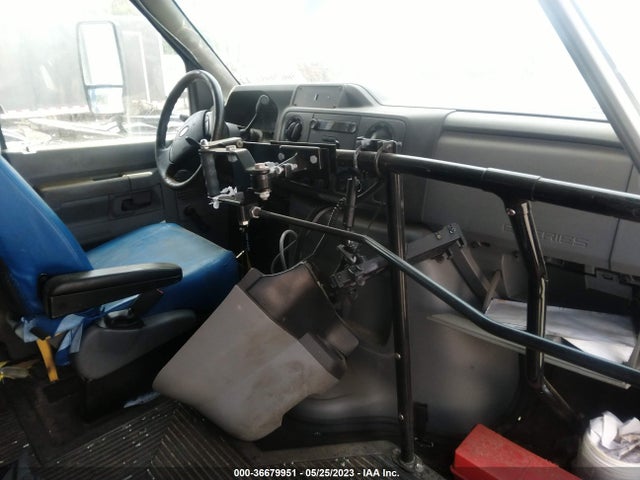 2017 FORD E-SERIES CUTAWAY 1FDEE3FS9HDC32078 Photo 4