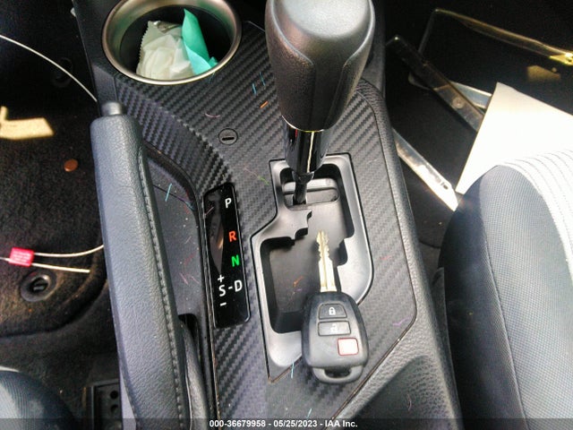 Toyota RAV4 LE 2015 JTMZFREV9FJ027022 Image 11