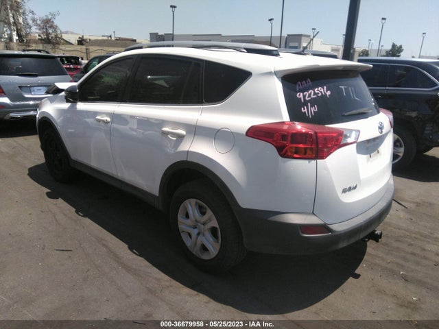 Toyota RAV4 LE 2015 JTMZFREV9FJ027022 Image 3
