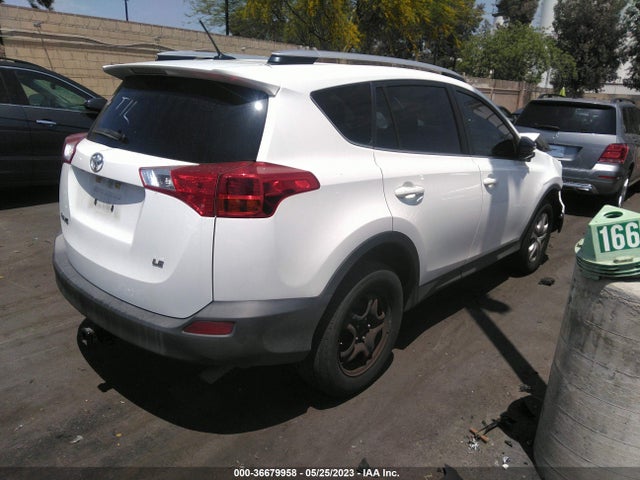 Toyota RAV4 LE 2015 JTMZFREV9FJ027022 Image 4