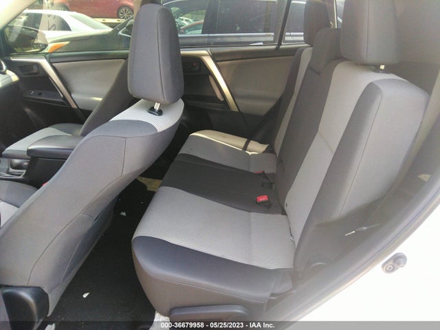 Toyota RAV4 LE 2015 JTMZFREV9FJ027022 Image 8