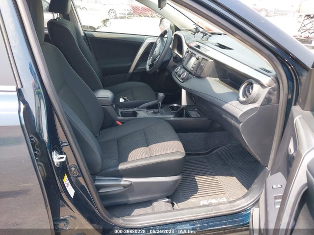 Toyota RAV4 LE 2018 JTMBFREV9JJ740982 Image 6