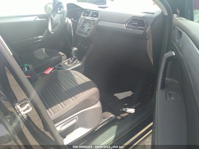 3VV0B7AX9NM067457 Volkswagen TIGUAN S