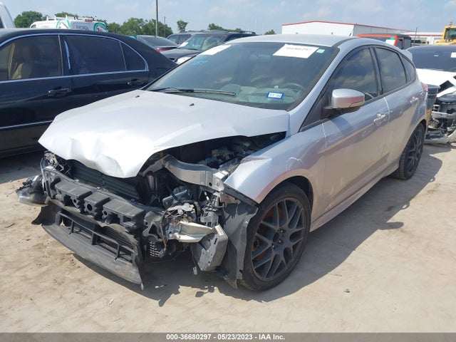 Ford FOCUS ST 2014 1FADP3L93EL442131 Image 2