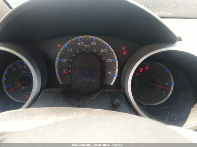2013 HONDA FIT VIN: JHMGE8H30DC077452