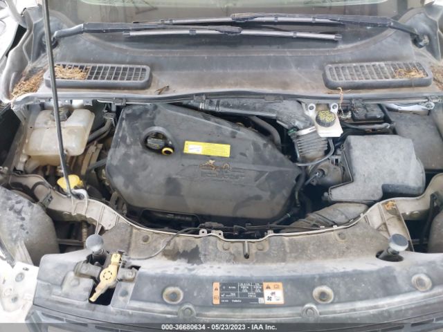 1FMCU0GXXGUB74502 Ford ESCAPE SE