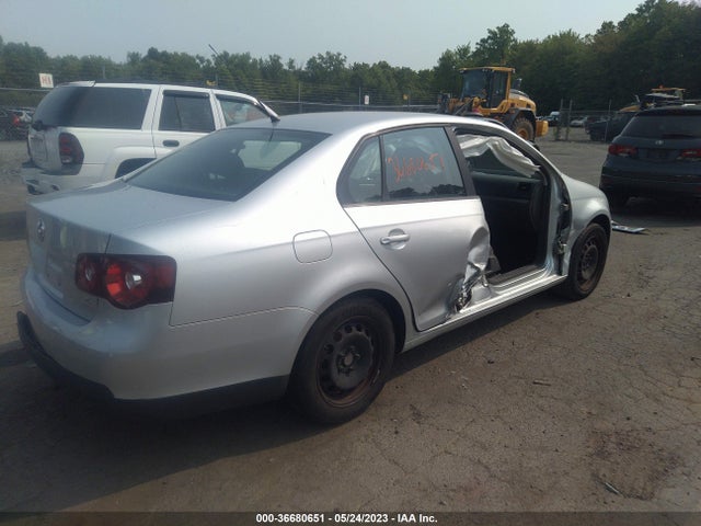 2008 VOLKSWAGEN JETTA SEDAN S VIN: 3VWJM71K18M186929