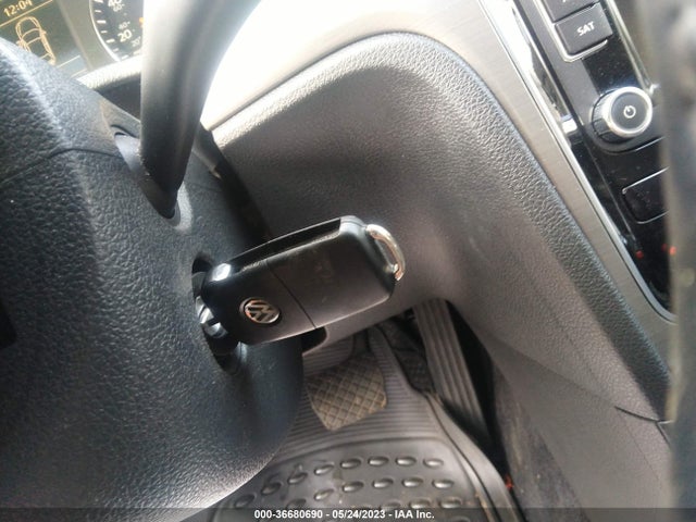 1VWBS7A37EC073681 Volkswagen Passat Se W/sunroof