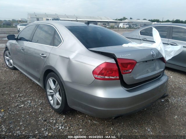 1VWBS7A37EC073681 Volkswagen Passat Se W/sunroof