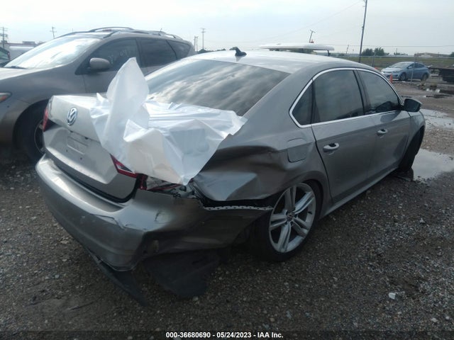 1VWBS7A37EC073681 Volkswagen Passat Se W/sunroof
