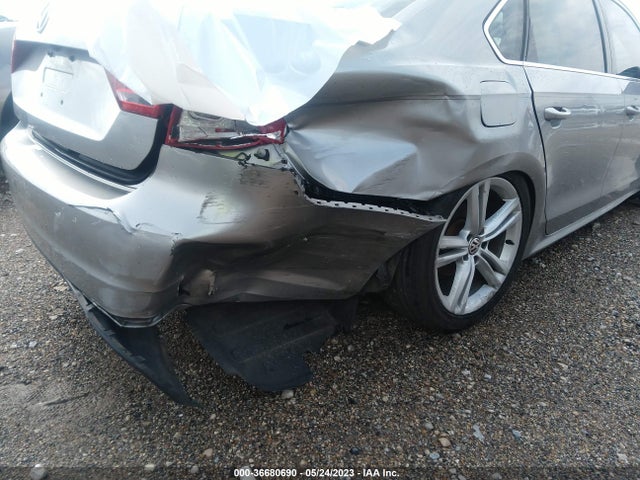 1VWBS7A37EC073681 Volkswagen Passat Se W/sunroof