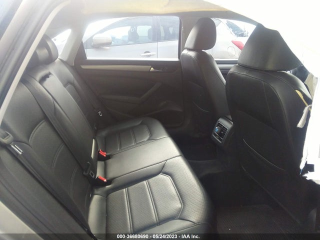 1VWBS7A37EC073681 Volkswagen Passat Se W/sunroof