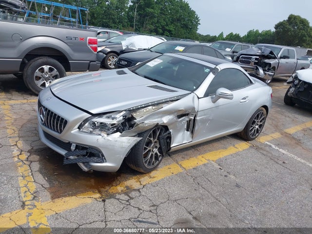 2015 Mercedes-Benz SLK-Class, VIN: WDDPK4HA8FF105331