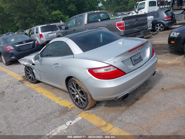 2015 Mercedes-Benz SLK-Class, VIN: WDDPK4HA8FF105331