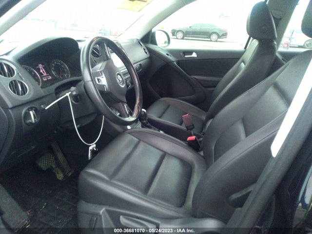 WVGAV7AX0HK016317 Volkswagen TIGUAN S
