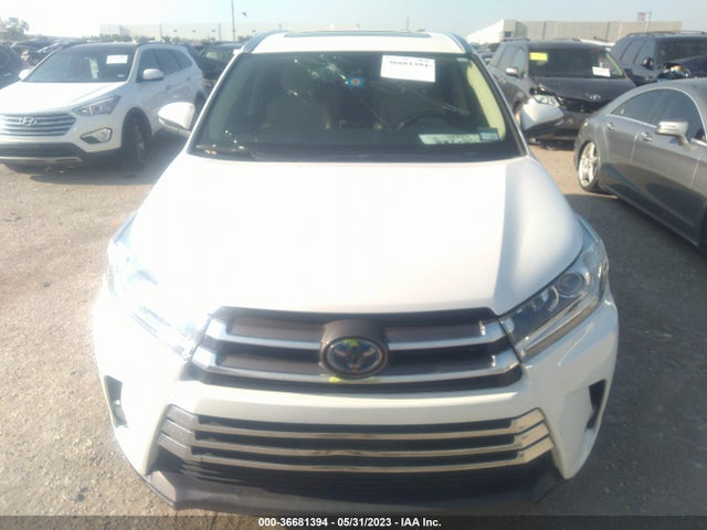 2018 Toyota Highlander, VIN: 5TDDGRFH2JS051156