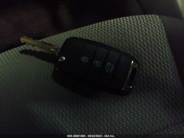 3KPFK4A75JE246400 KIA FORTE LX
