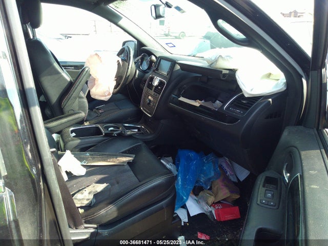 2C4RC1HGXFR506049 Chrysler Town & Country S