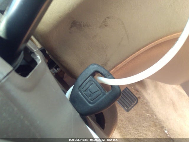 1998 HONDA ACCORD SDN EX VIN: 1HGCG5657WA223231