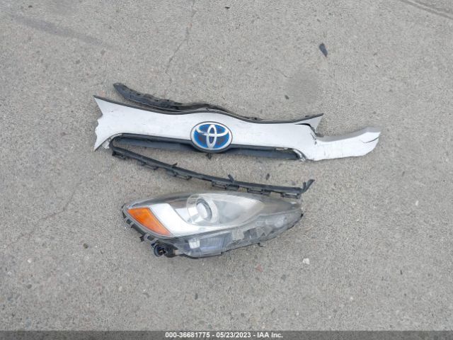 Toyota Prius C One/two/three/four 2017 JTDKDTB32H1595445 Image 4