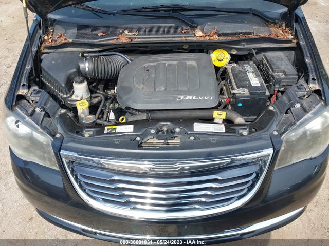 2C4RC1HGXER174614 Chrysler Town & Country S