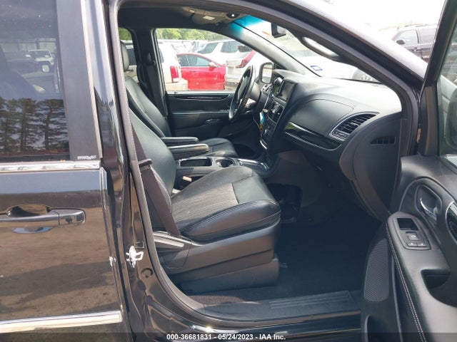 2C4RC1HGXER174614 Chrysler Town & Country S