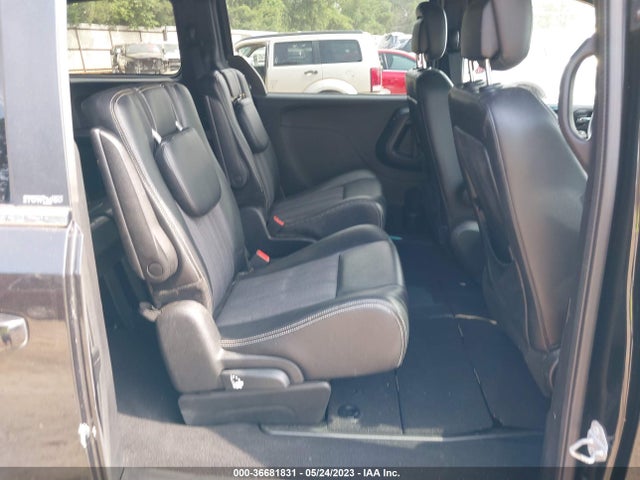 2C4RC1HGXER174614 Chrysler Town & Country S