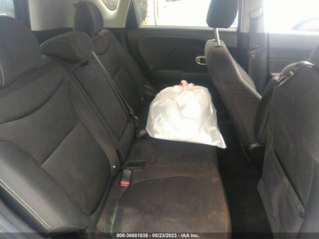 KNDJN2A2XE7058410 KIA Soul Base