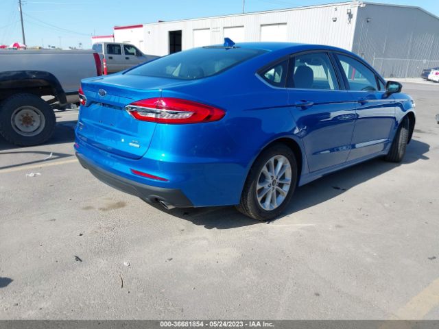 3FA6P0HDXLR164928 Ford FUSION SE