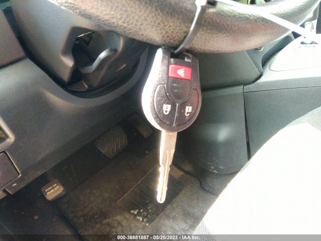 2013 NISSAN ROGUE S VIN: JN8AS5MV8DW621740