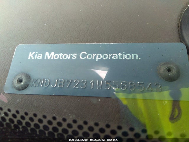 1998 KIA SPORTAGE VIN: KNDJB7231W5568543