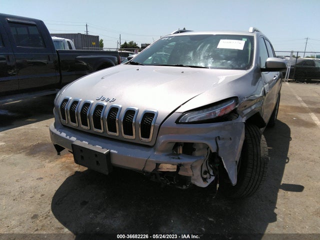 1C4PJMCS8GW225354 Jeep Cherokee Latitude